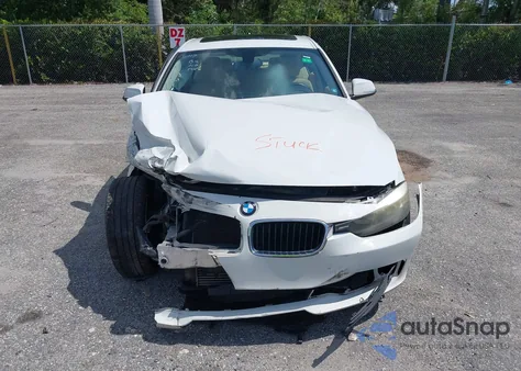 2013 BMW 328 z USA, uszkodzony, nr VIN WBA3A5G55DNP19761